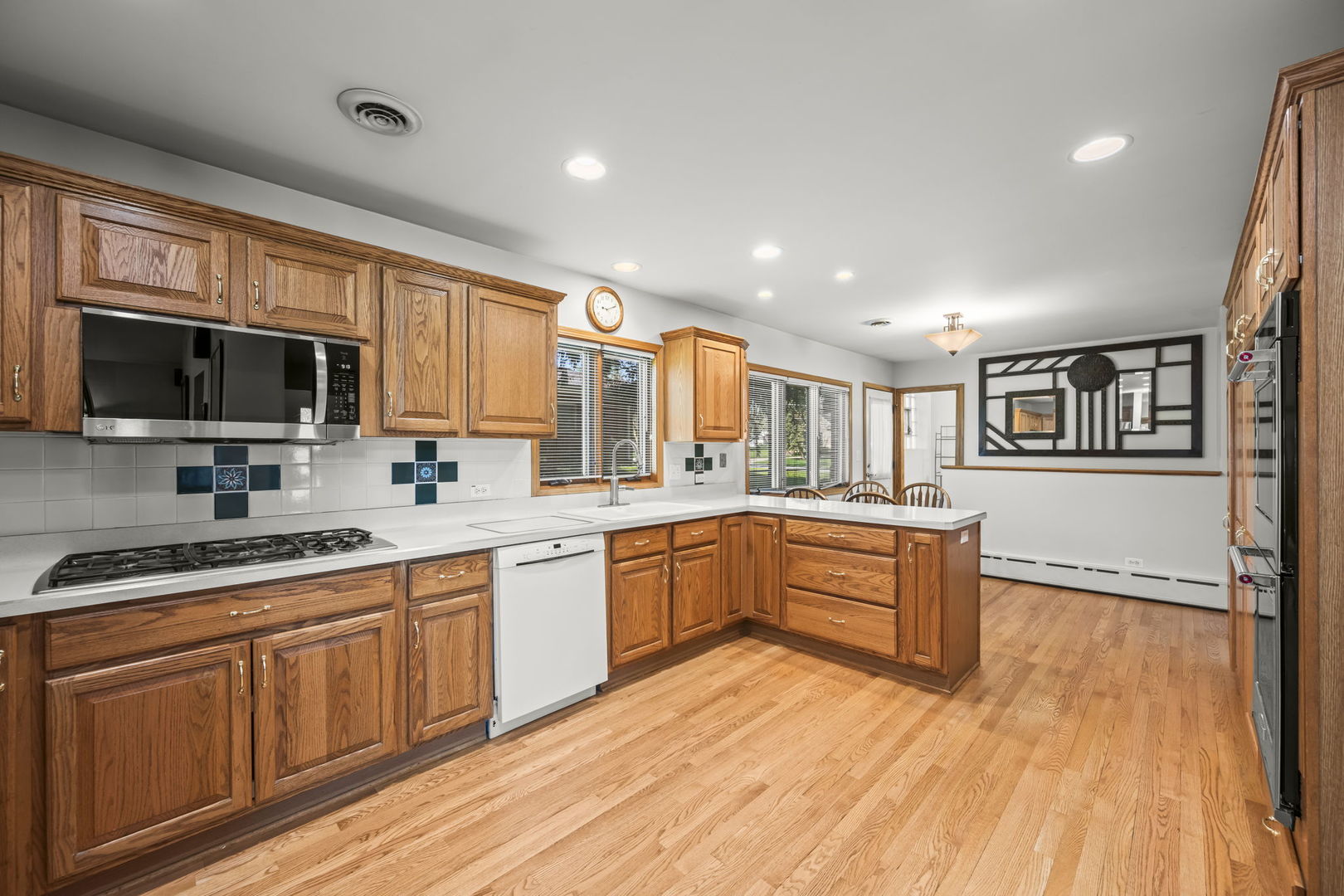 1521 Dun Lo Drive, Arlington Heights, IL 60004