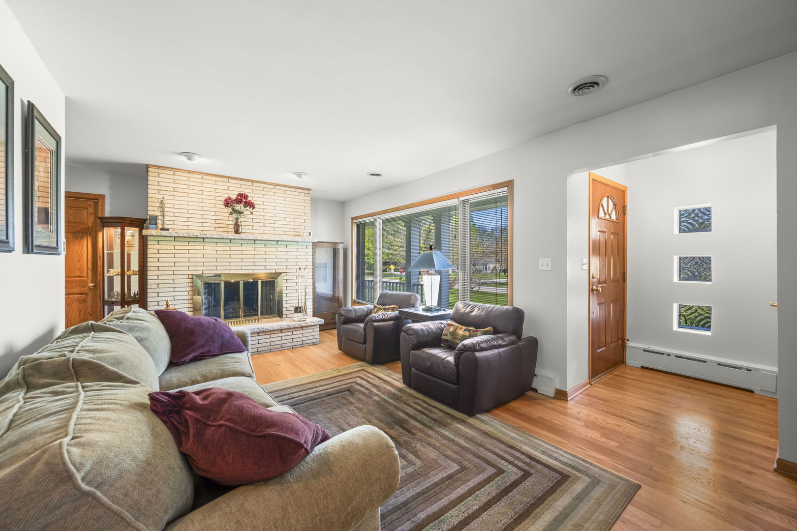 1521 Dun Lo Drive, Arlington Heights, IL 60004