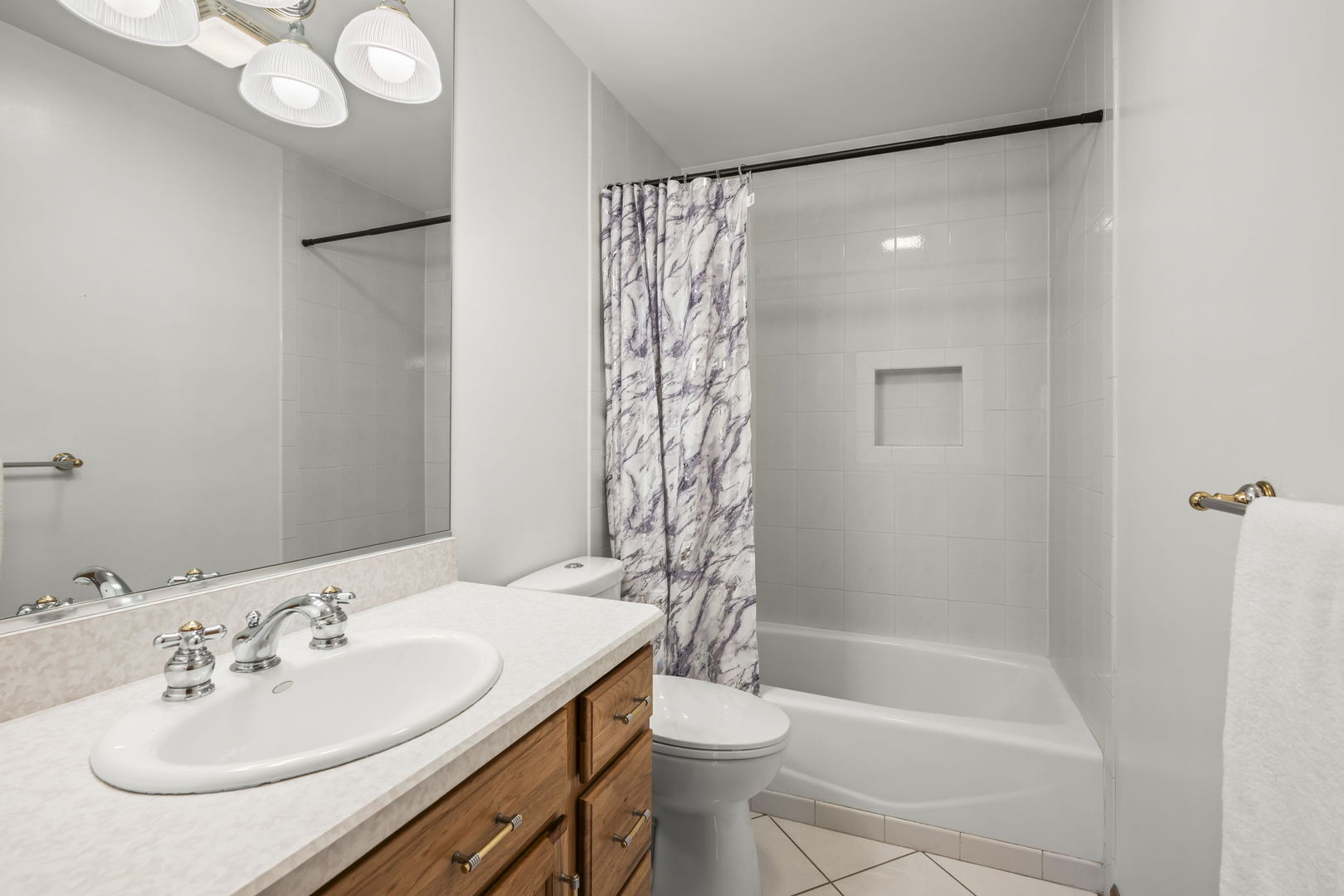 1521 Dun Lo Drive, Arlington Heights, IL 60004