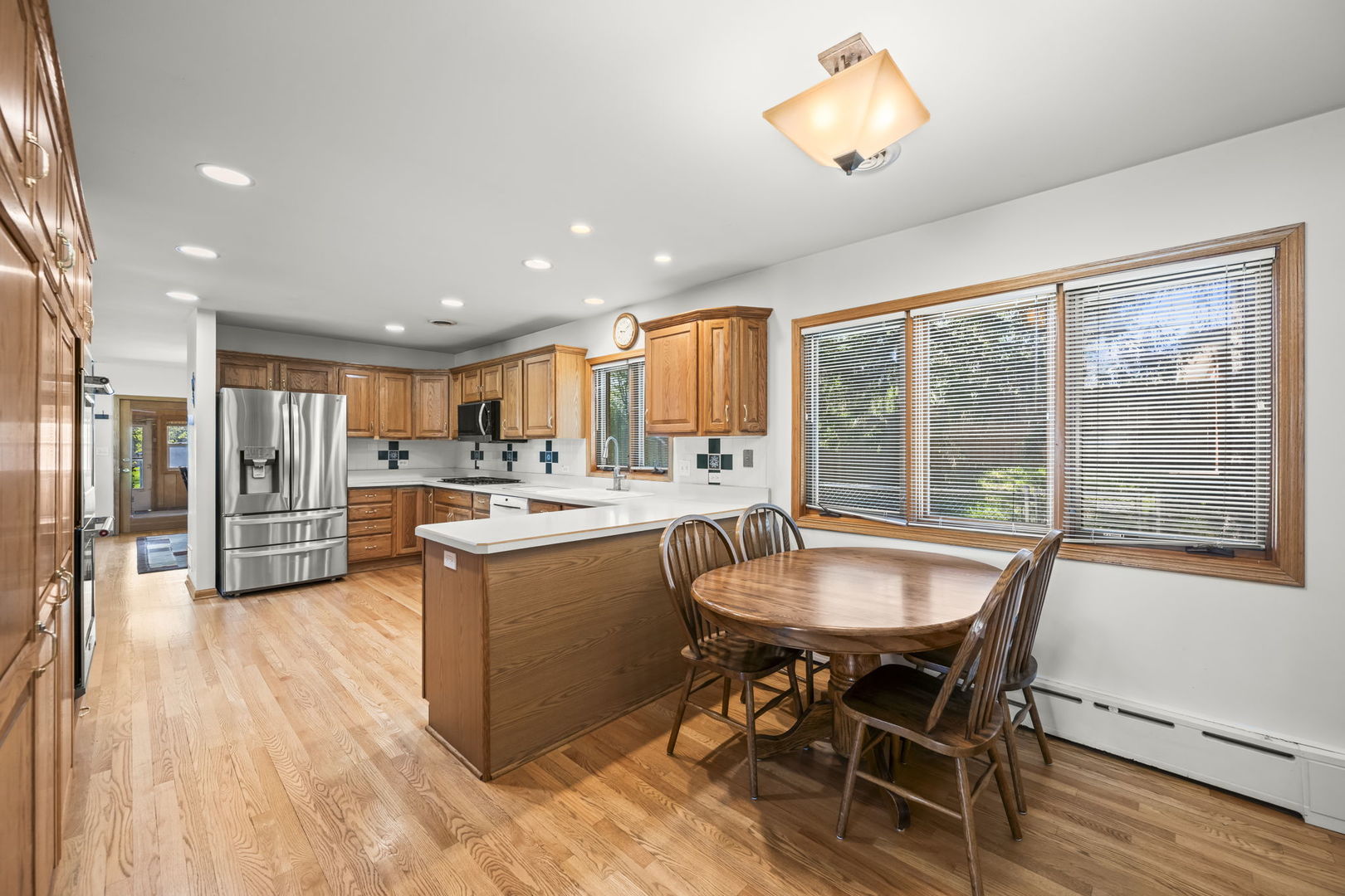 1521 Dun Lo Drive, Arlington Heights, IL 60004