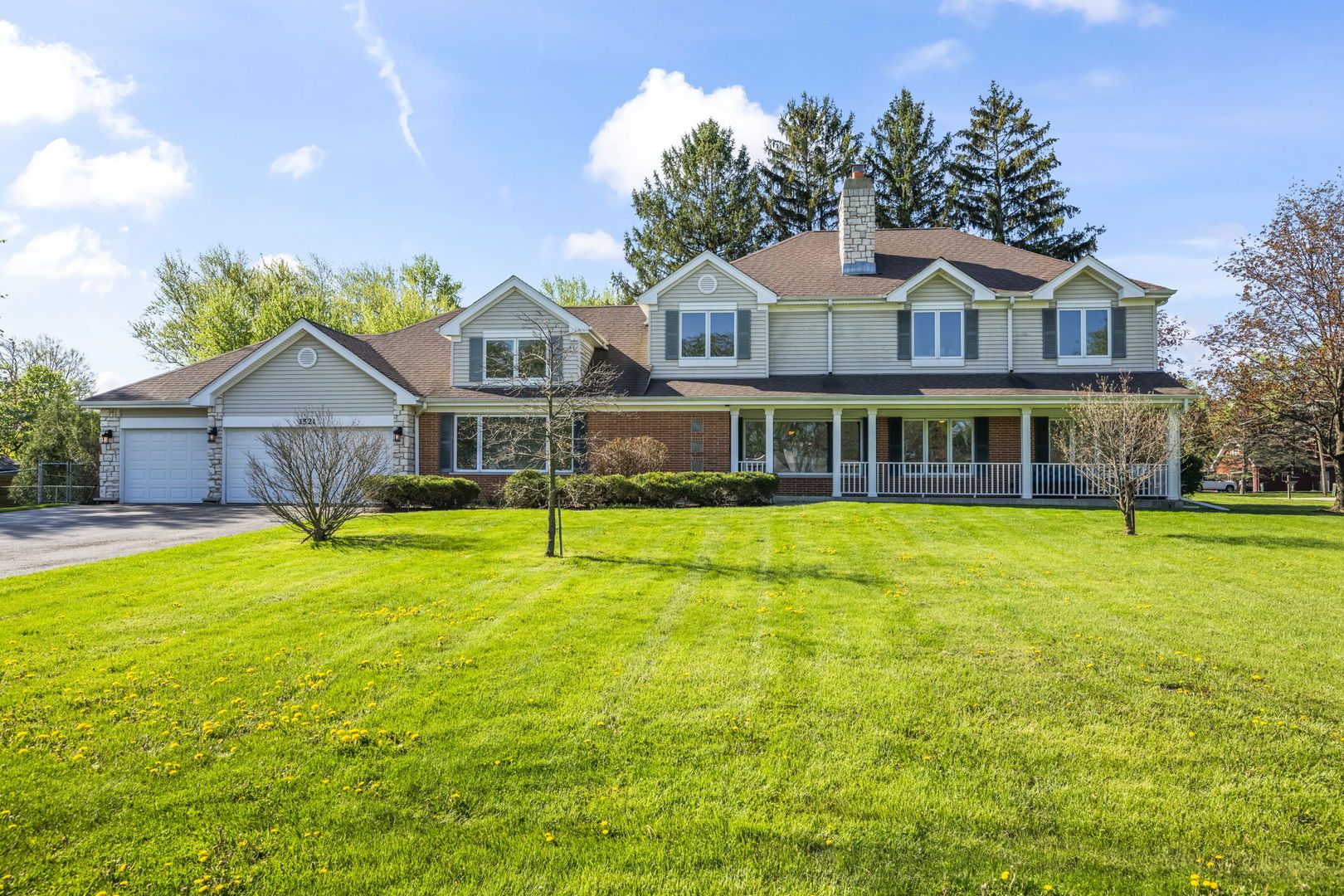 1521 Dun Lo Drive, Arlington Heights, IL 60004
