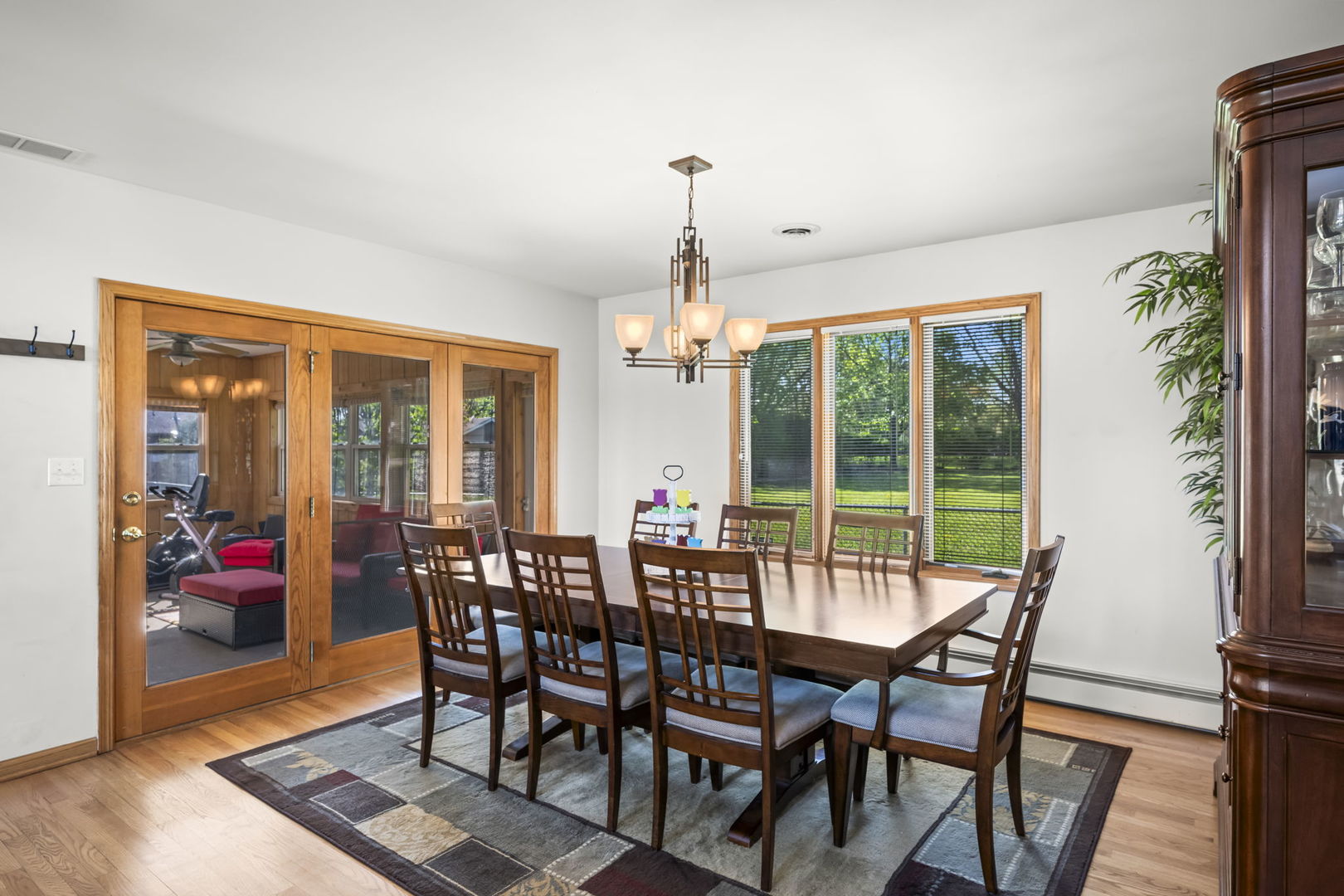 1521 Dun Lo Drive, Arlington Heights, IL 60004