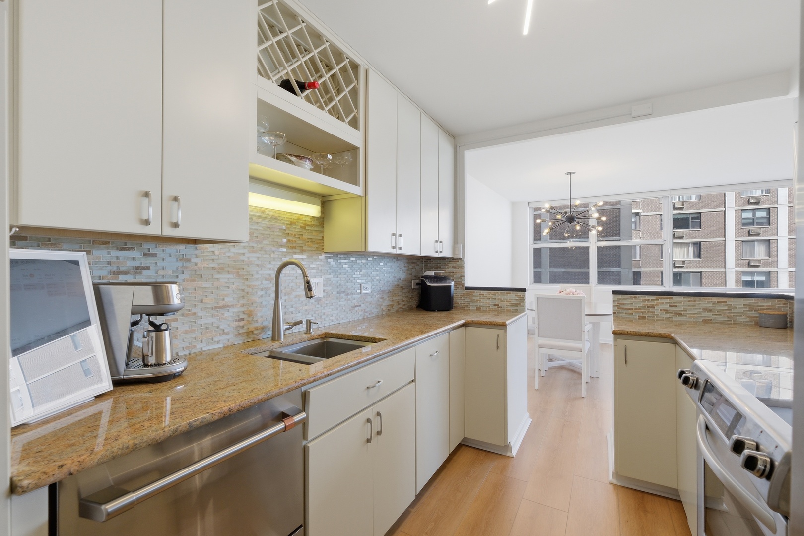 6301 N Sheridan Road #8E, Chicago, IL 60660