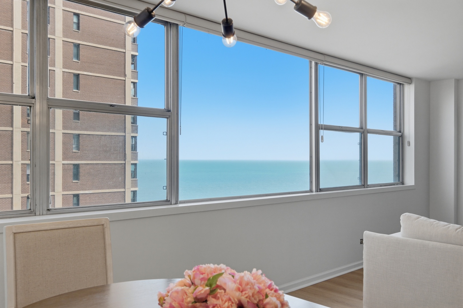 6301 N Sheridan Road #8E, Chicago, IL 60660