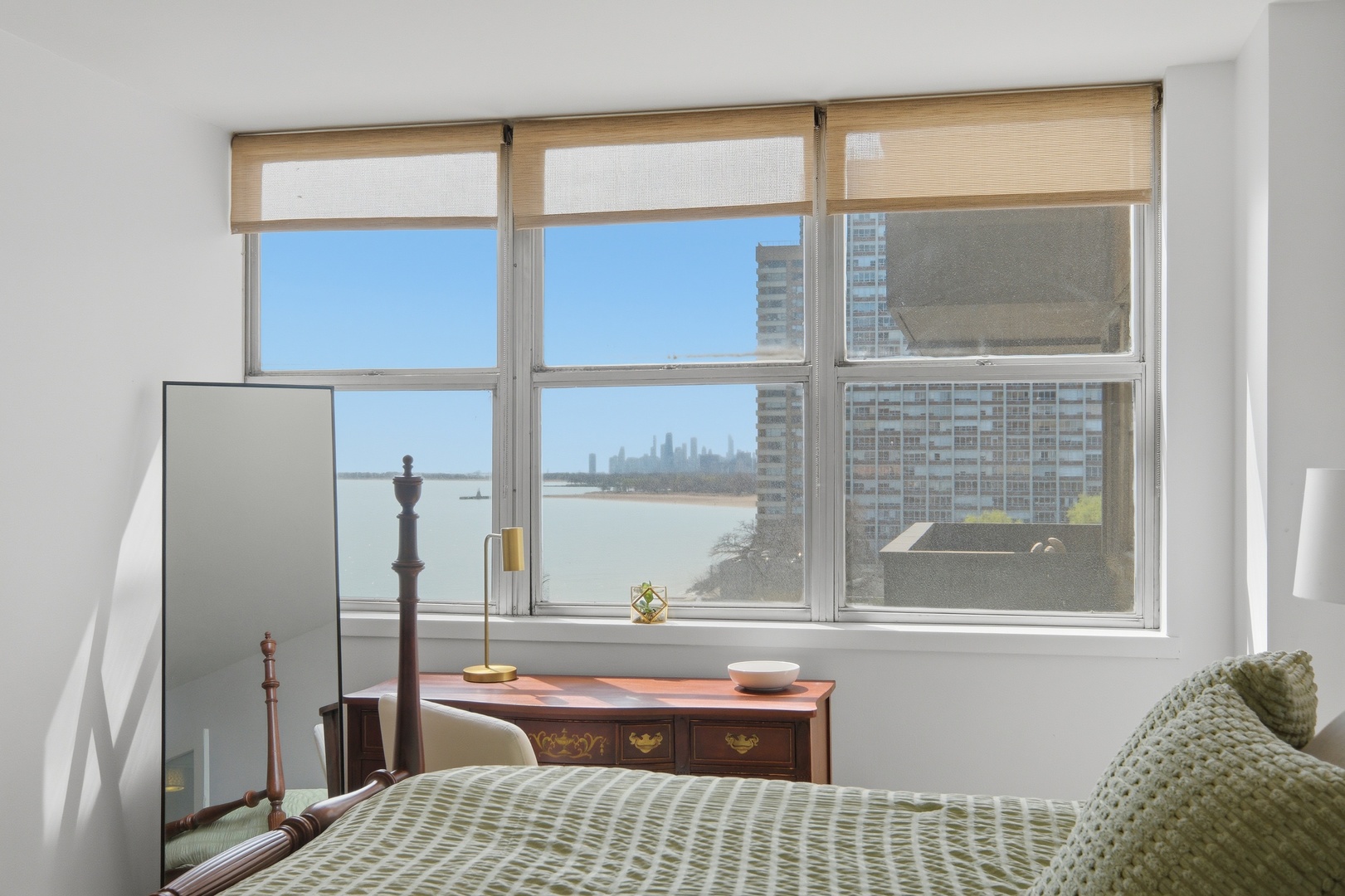 6301 N Sheridan Road #8E, Chicago, IL 60660