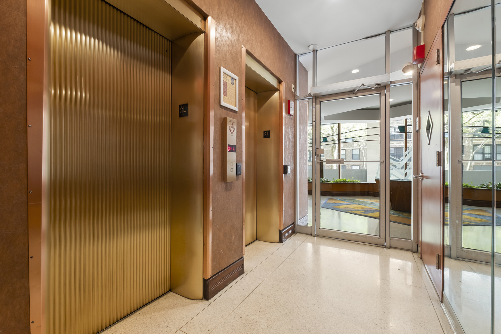 6301 N Sheridan Road #8E, Chicago, IL 60660