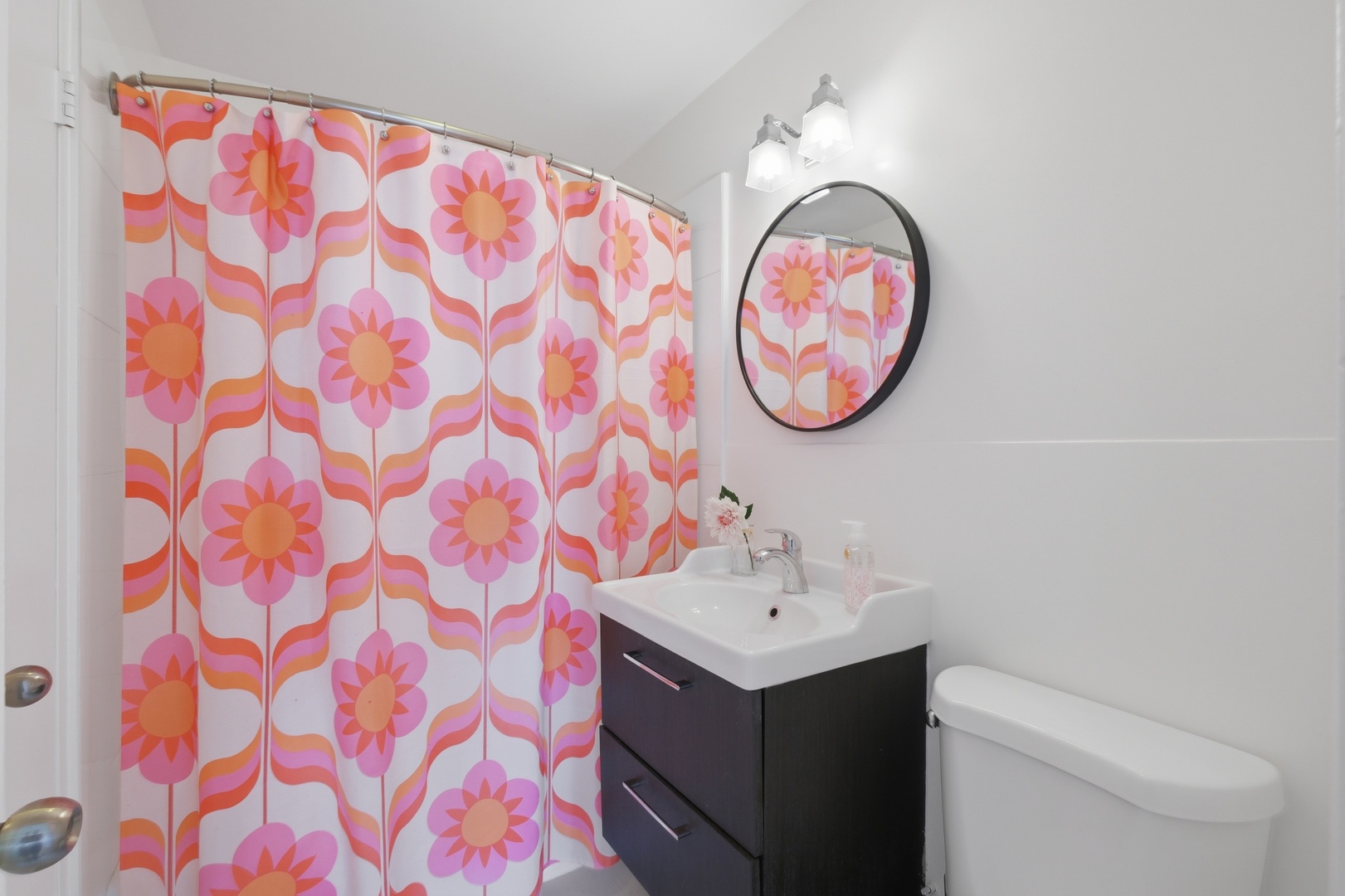 6301 N Sheridan Road #8E, Chicago, IL 60660