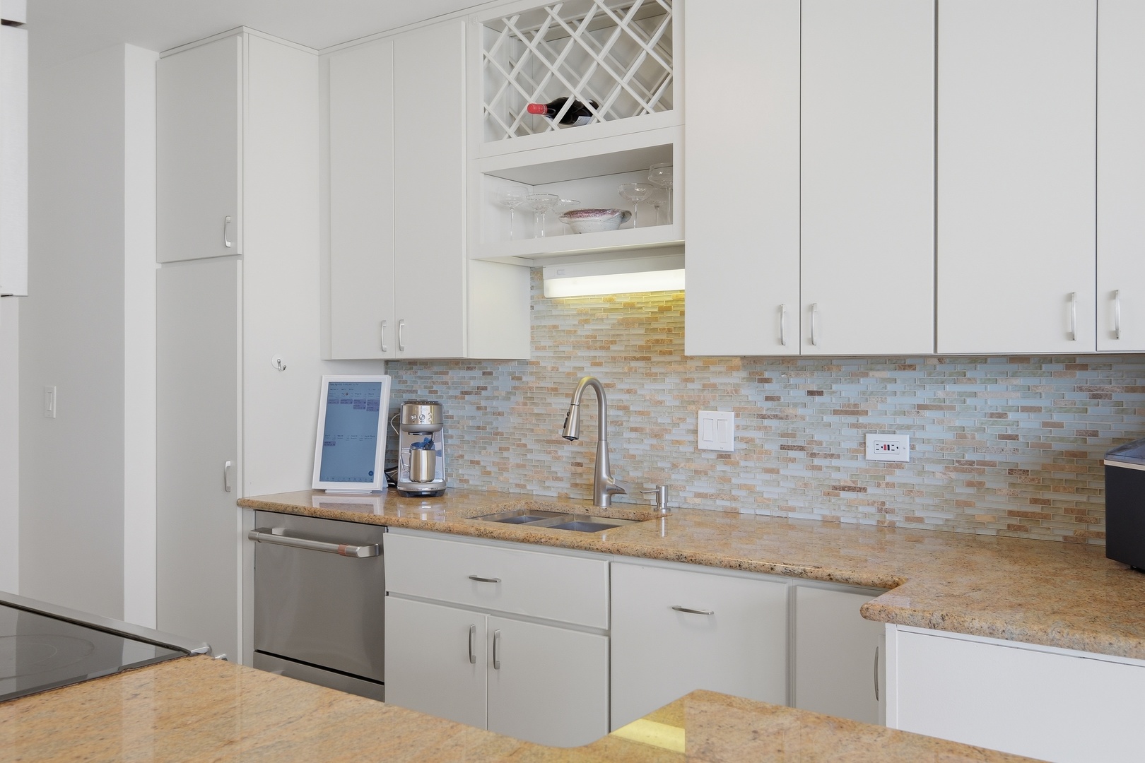 6301 N Sheridan Road #8E, Chicago, IL 60660