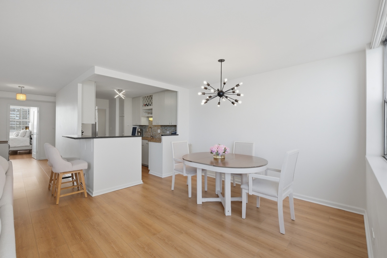 6301 N Sheridan Road #8E, Chicago, IL 60660