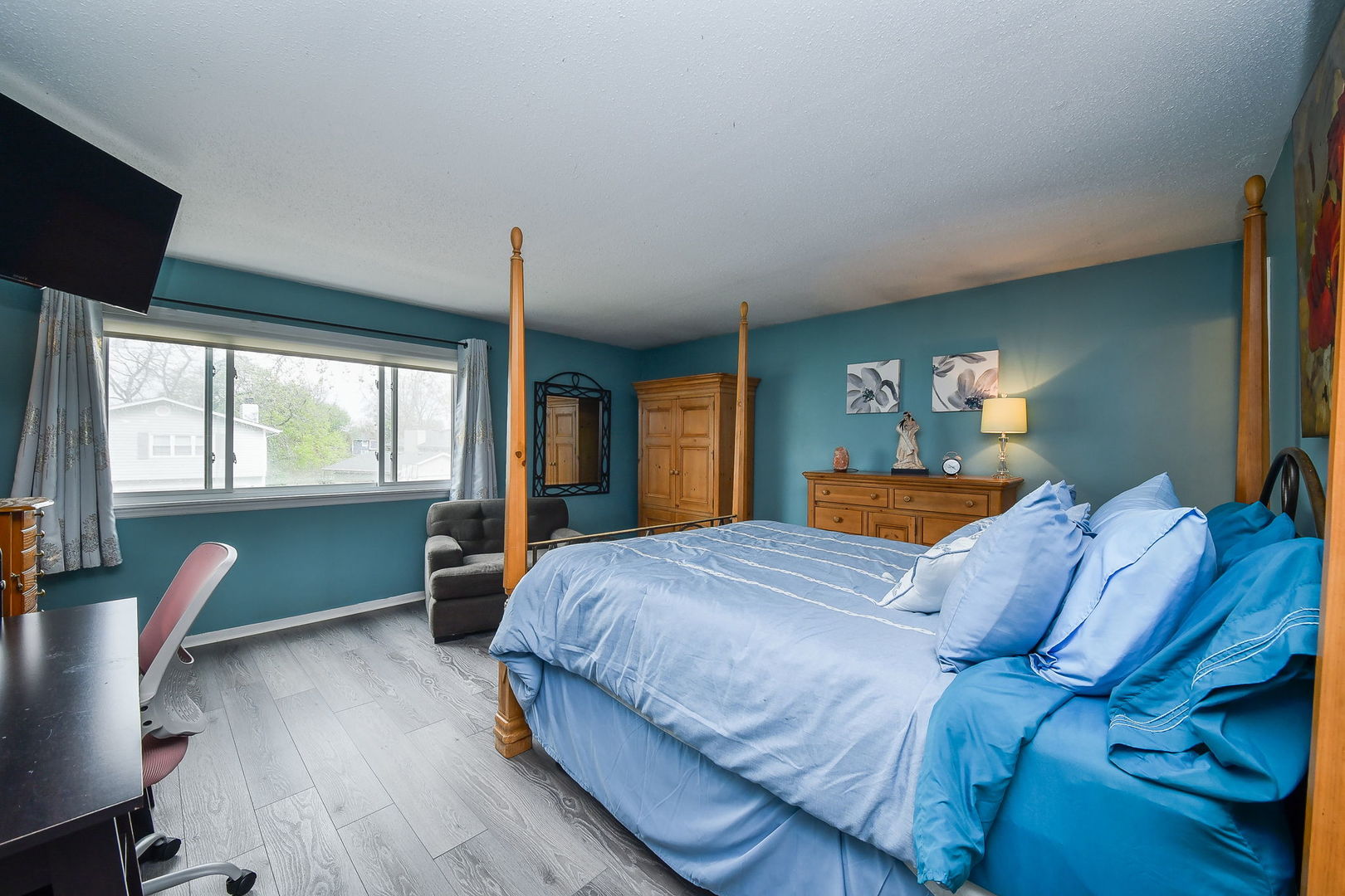 879 Lakeside Drive, Bartlett, IL 60103