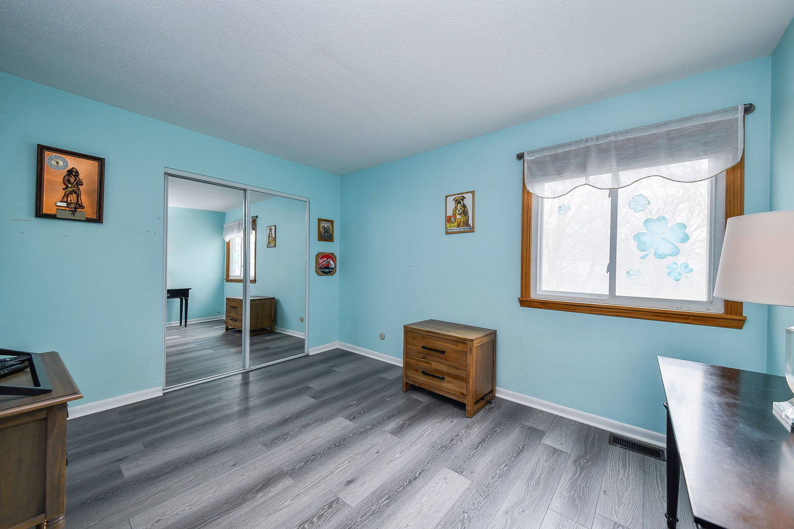 879 Lakeside Drive, Bartlett, IL 60103