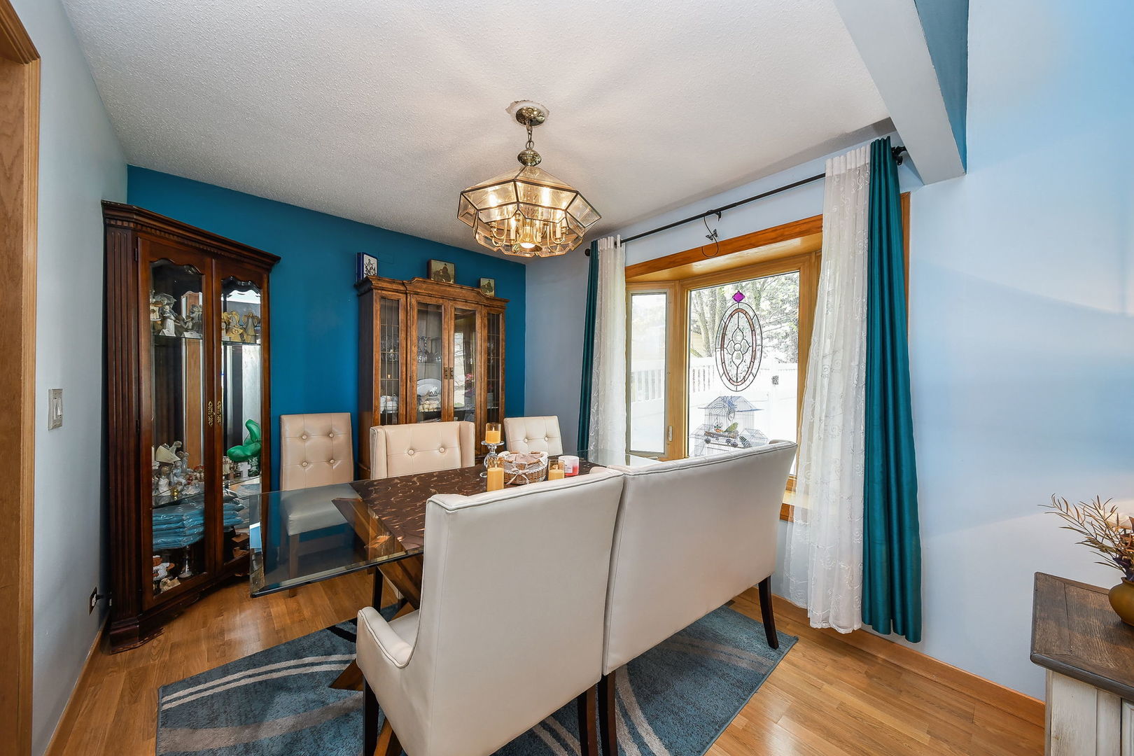 879 Lakeside Drive, Bartlett, IL 60103