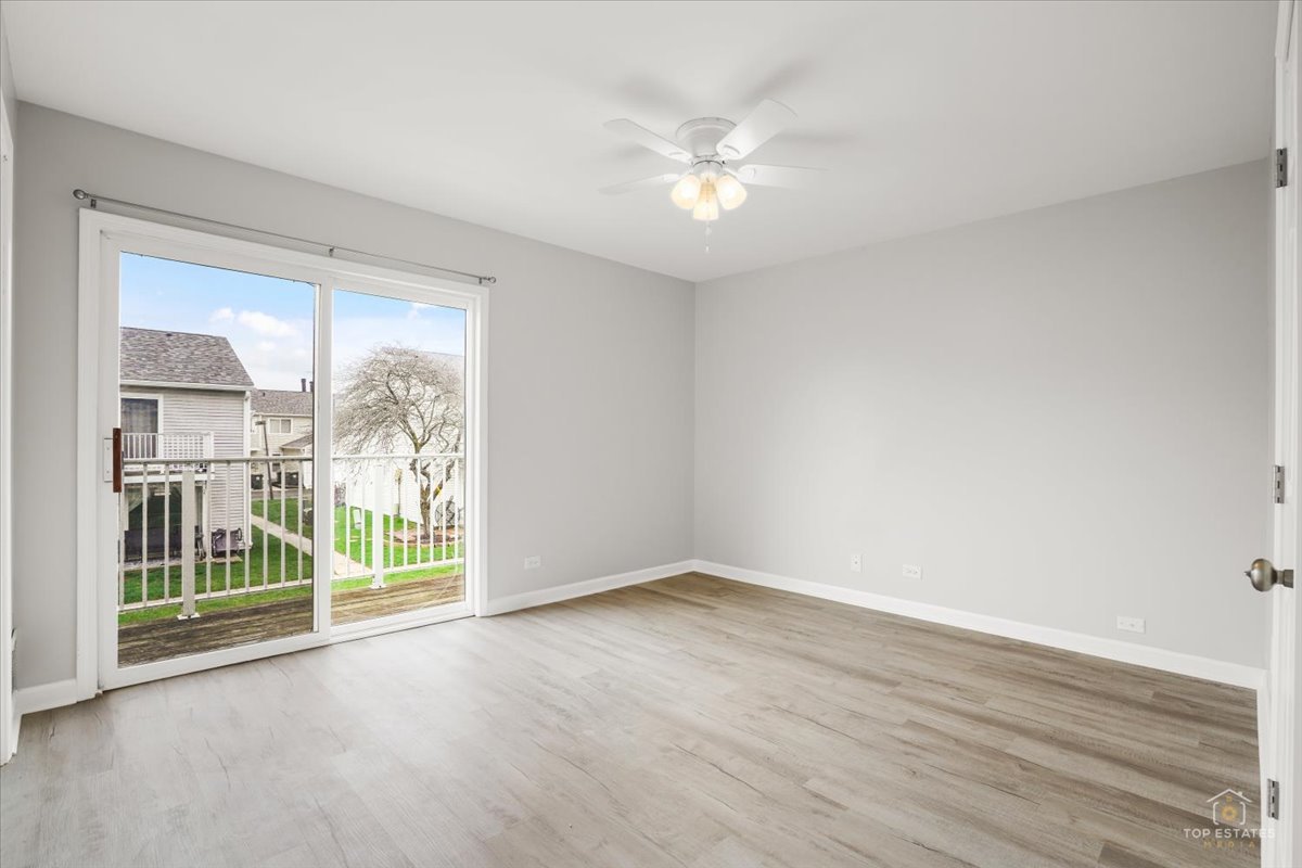 512 MEADOW GREEN Lane, Round Lake Beach, IL 60073