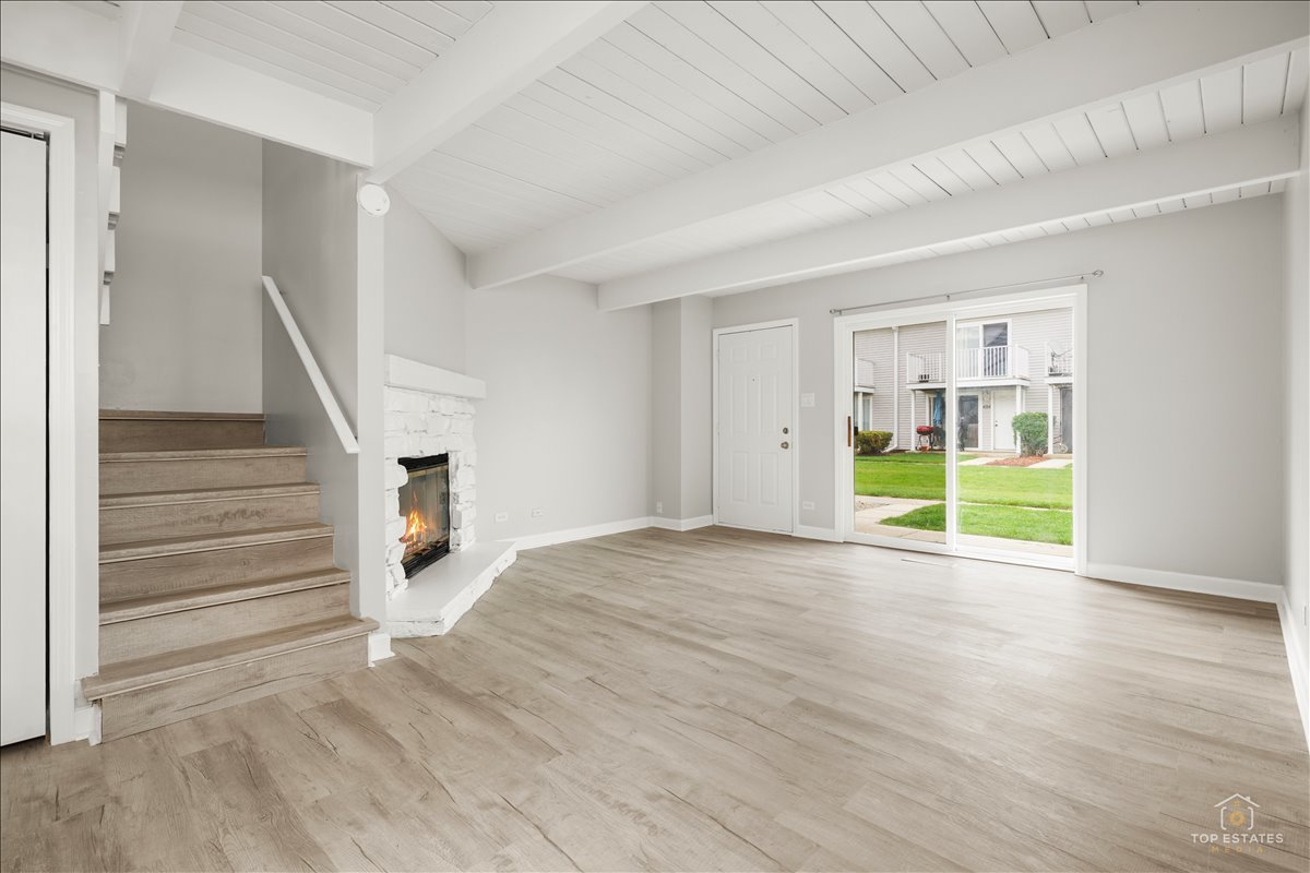 512 MEADOW GREEN Lane, Round Lake Beach, IL 60073