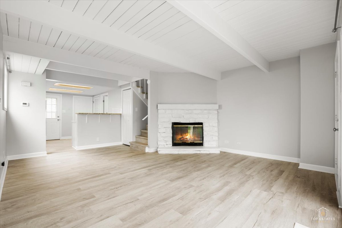 512 MEADOW GREEN Lane, Round Lake Beach, IL 60073