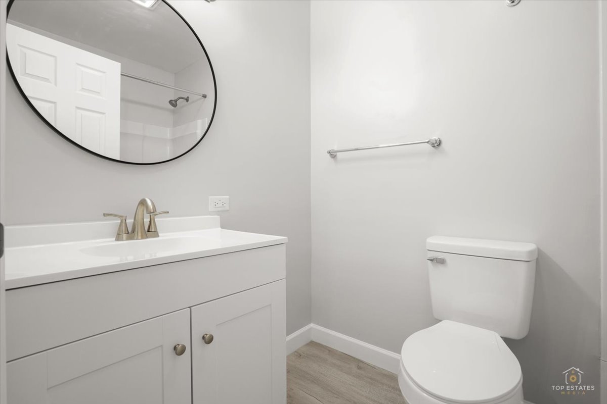 512 MEADOW GREEN Lane, Round Lake Beach, IL 60073