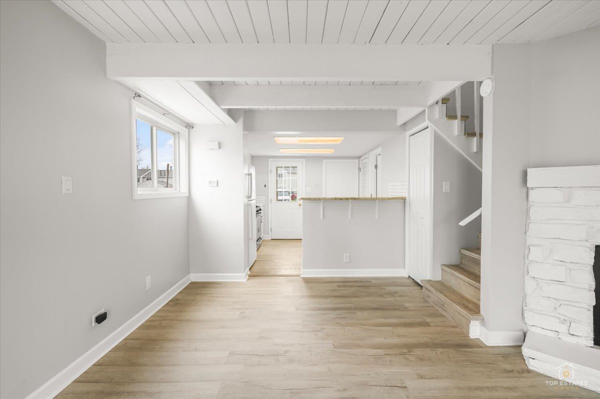 512 MEADOW GREEN Lane, Round Lake Beach, IL 60073