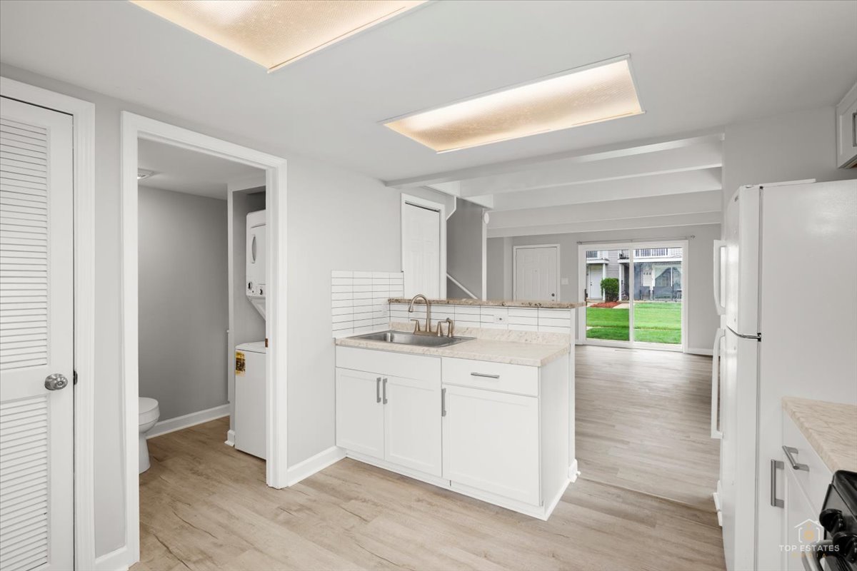 512 MEADOW GREEN Lane, Round Lake Beach, IL 60073