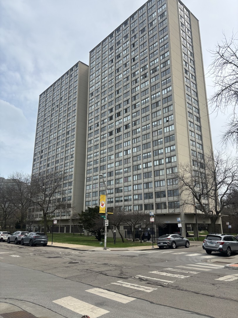 4800 S Lake Park Avenue #605, Chicago, IL 60615