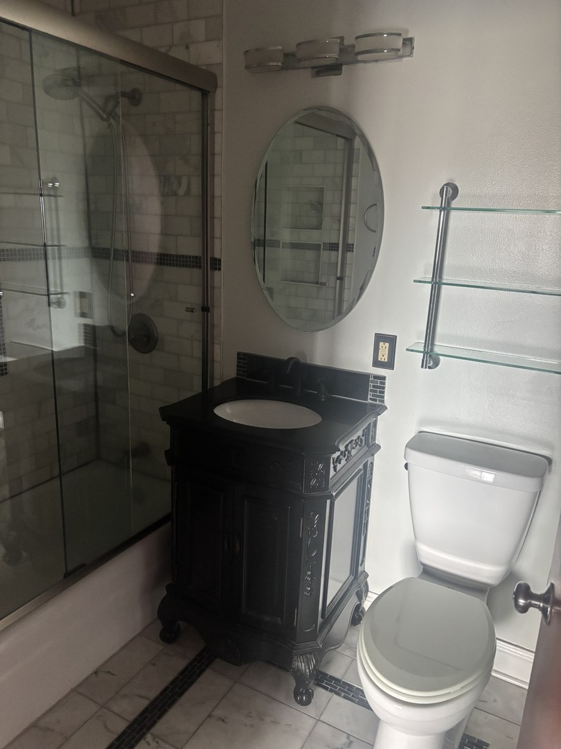 4800 S Lake Park Avenue #605, Chicago, IL 60615