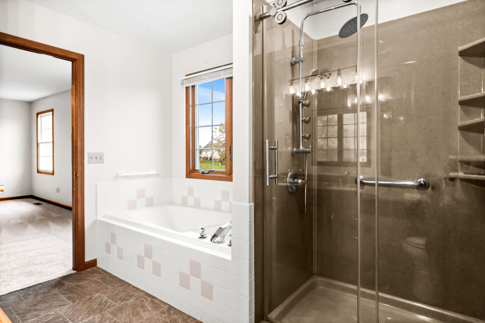 25 Pebblebrook Court, Bloomington, IL 61705