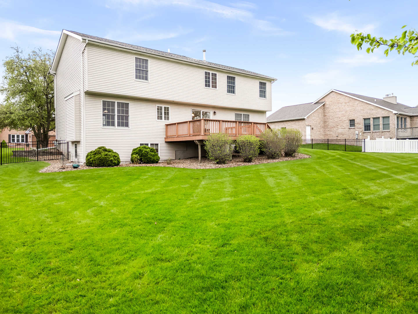 25 Pebblebrook Court, Bloomington, IL 61705