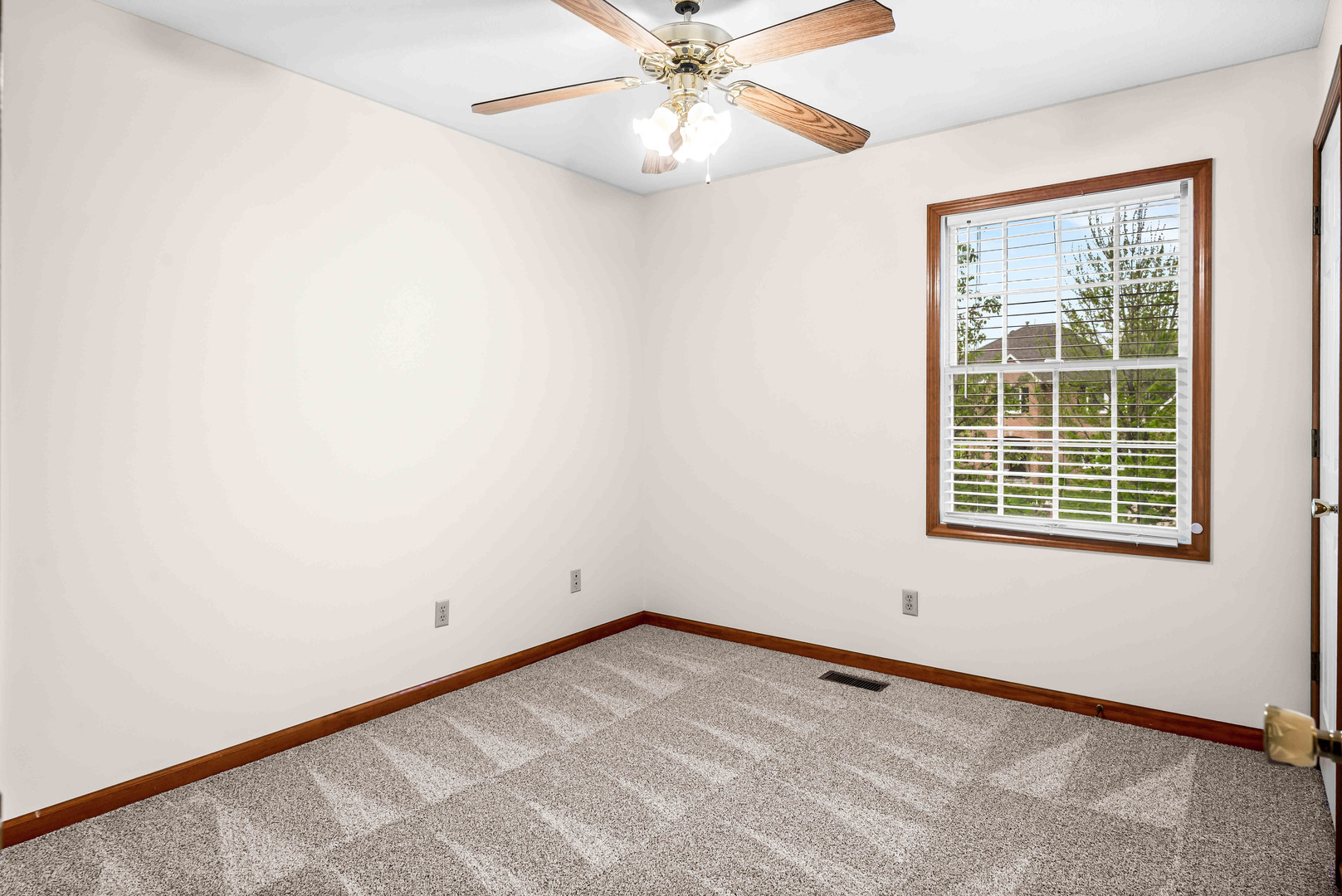 25 Pebblebrook Court, Bloomington, IL 61705