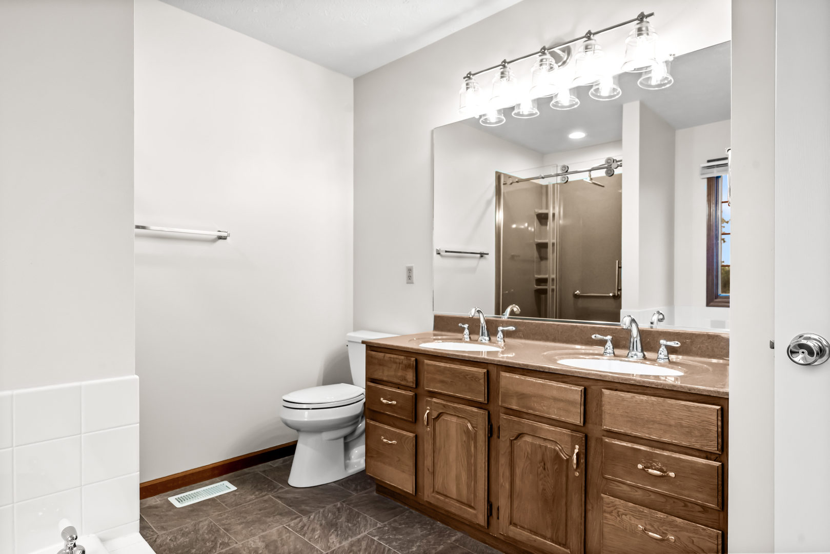 25 Pebblebrook Court, Bloomington, IL 61705