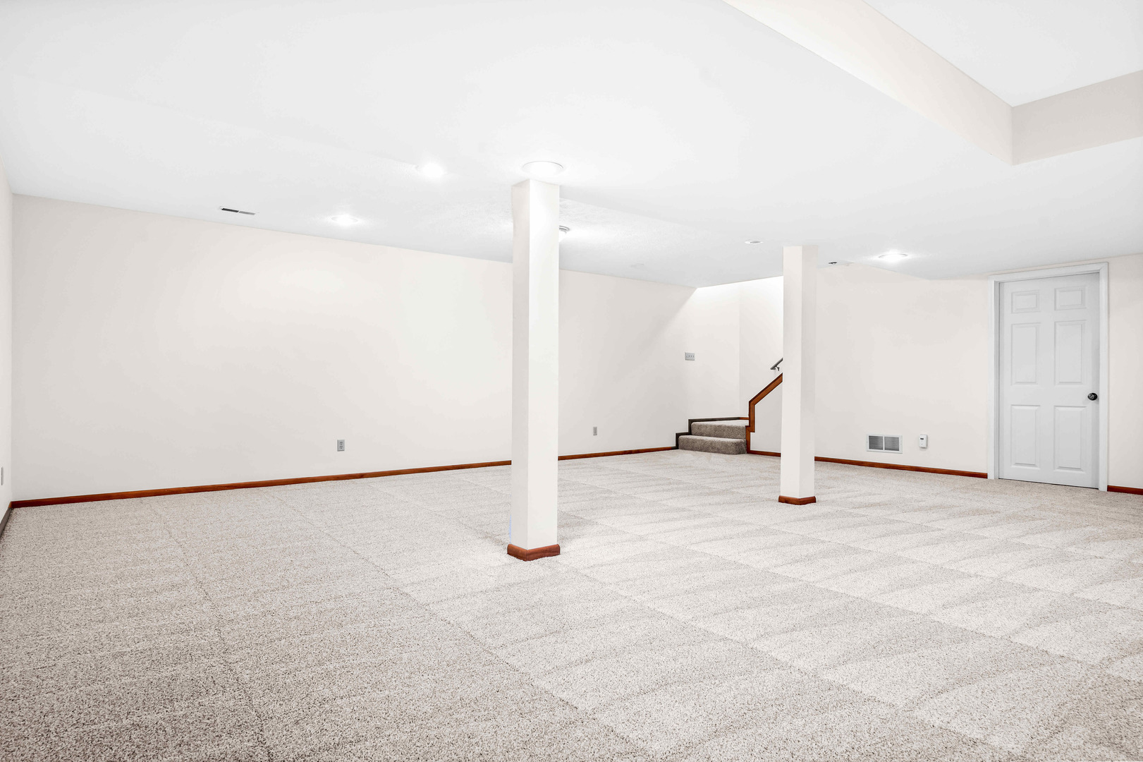 25 Pebblebrook Court, Bloomington, IL 61705