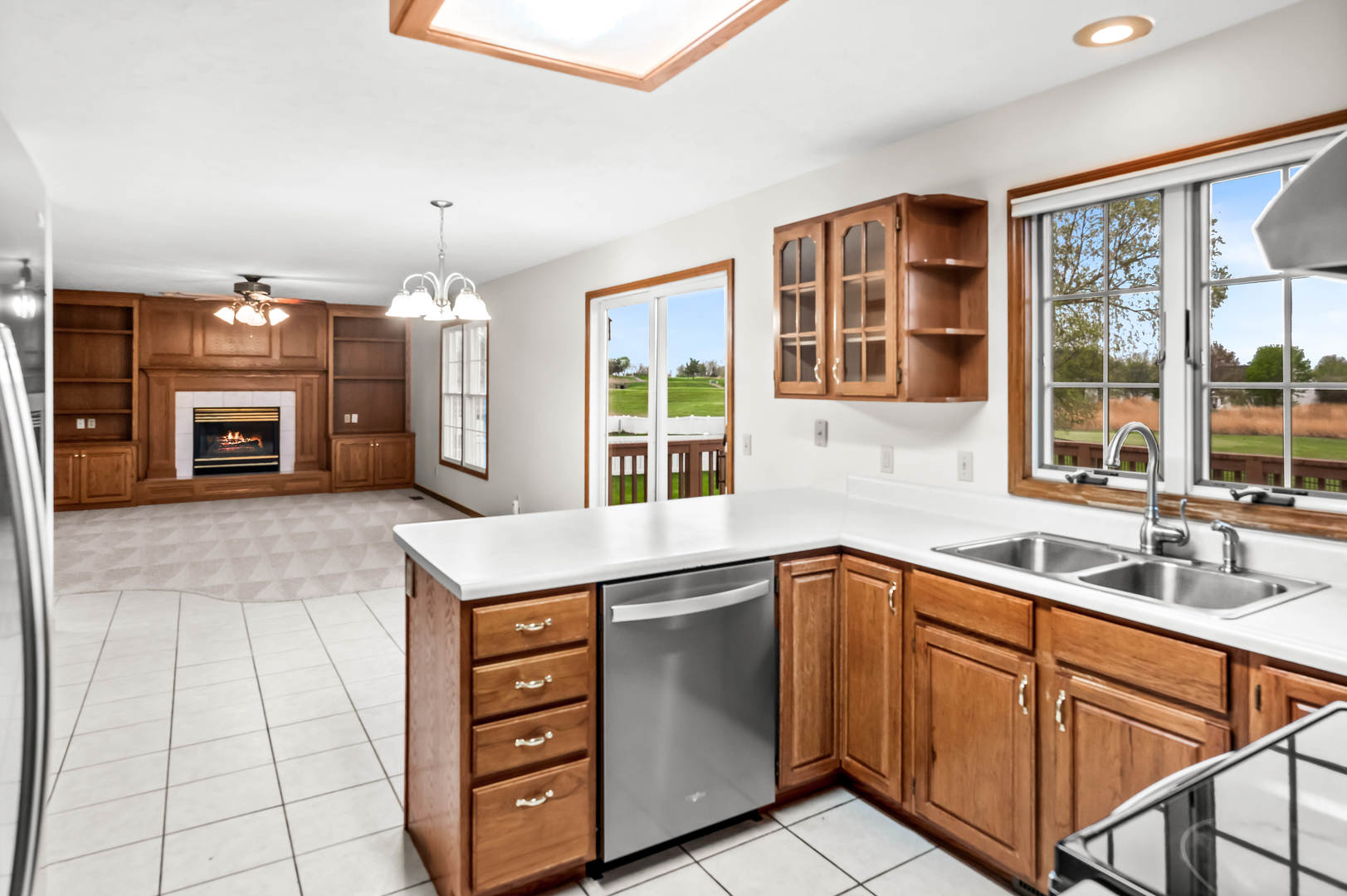 25 Pebblebrook Court, Bloomington, IL 61705