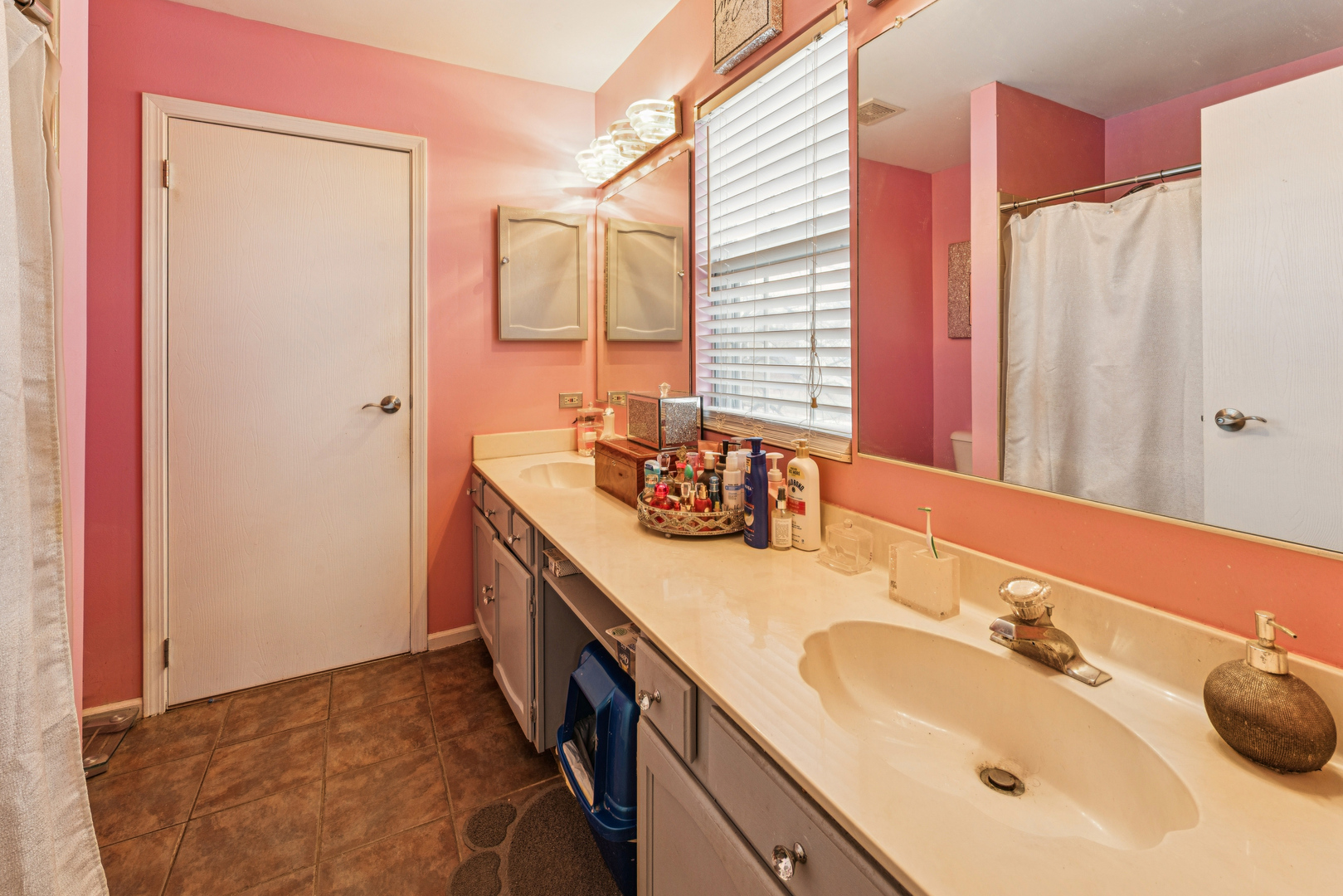 500 Ascot Lane, Streamwood, IL 60107