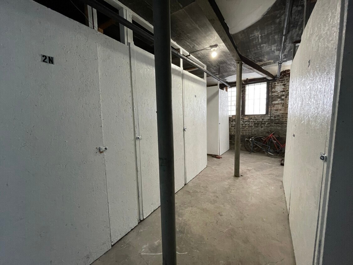 7931 S Manistee Avenue, Chicago, IL 60617