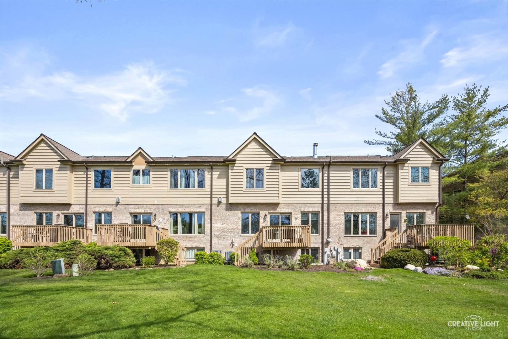 151 Santa Fe Lane, Willow Springs, IL 60480