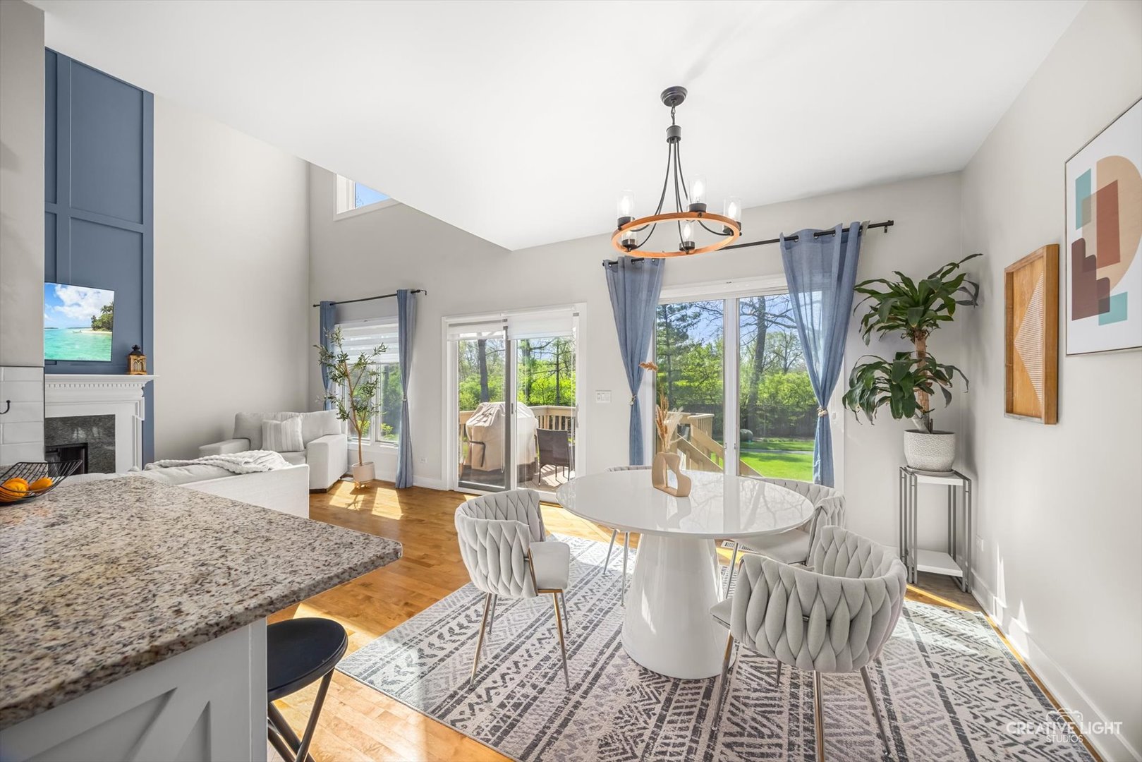 151 Santa Fe Lane, Willow Springs, IL 60480