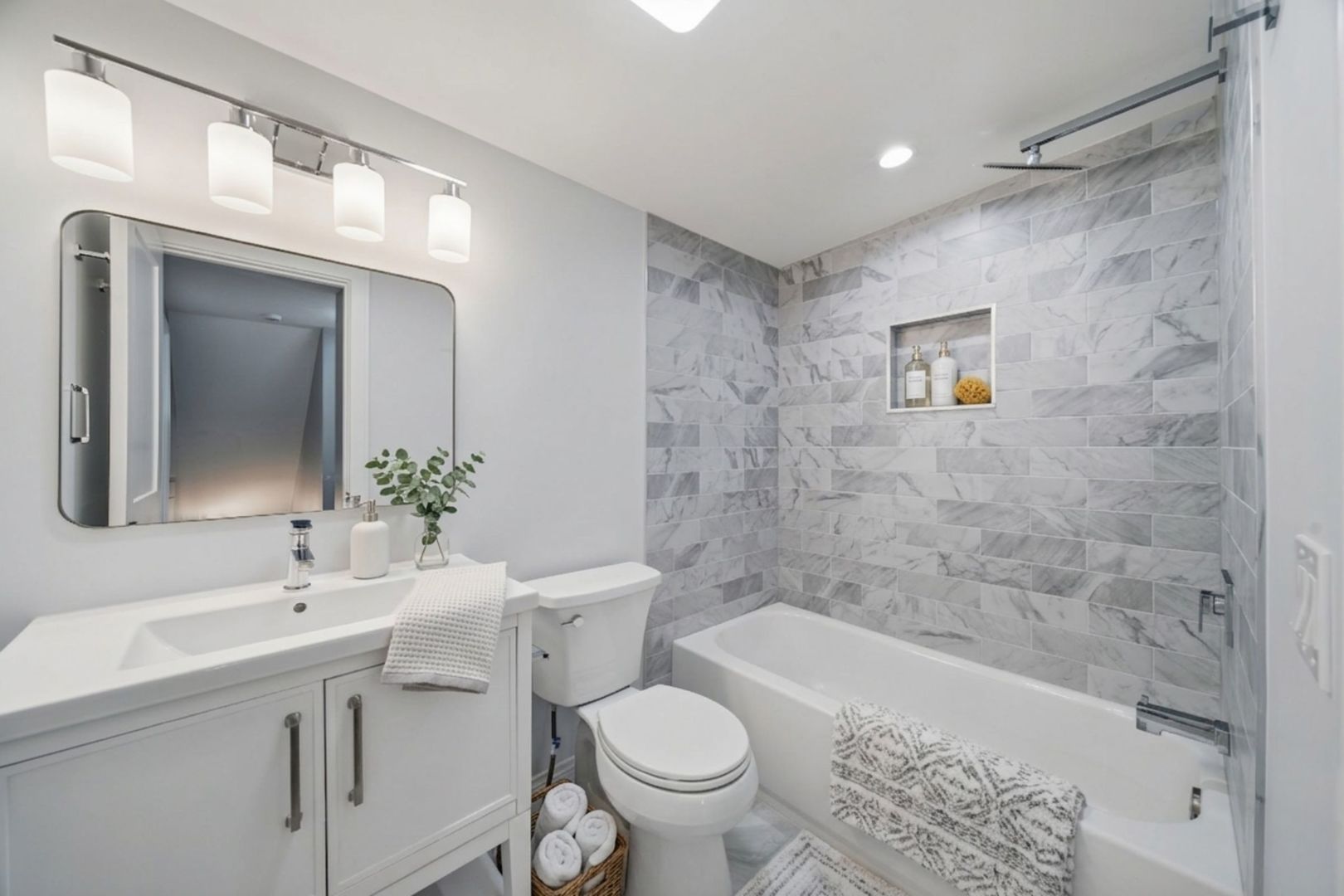 7851 Suburban Lane, Bridgeview, IL 60455