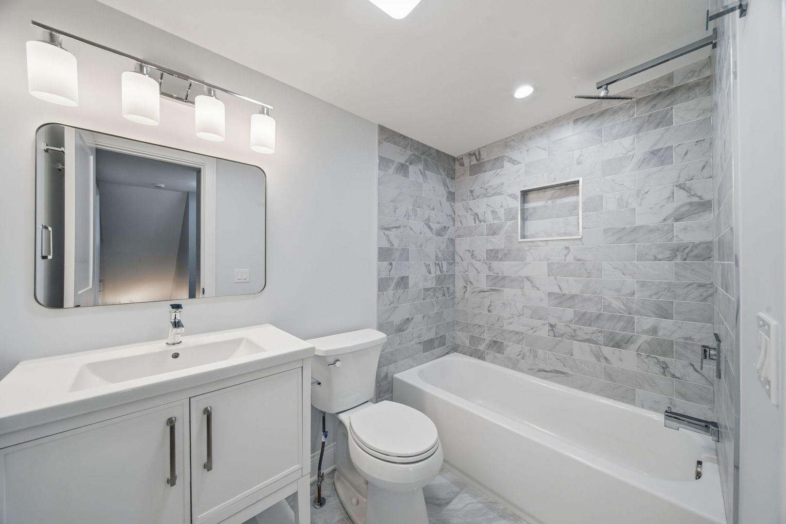 7851 Suburban Lane, Bridgeview, IL 60455