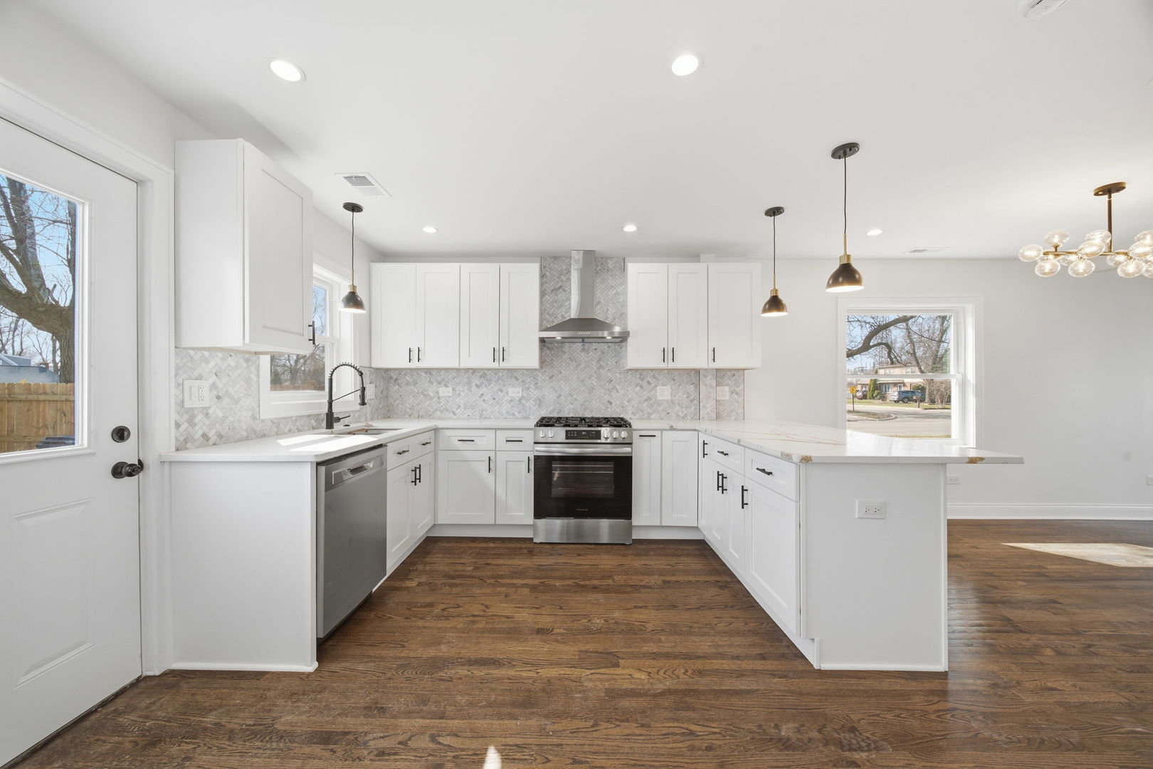 7851 Suburban Lane, Bridgeview, IL 60455