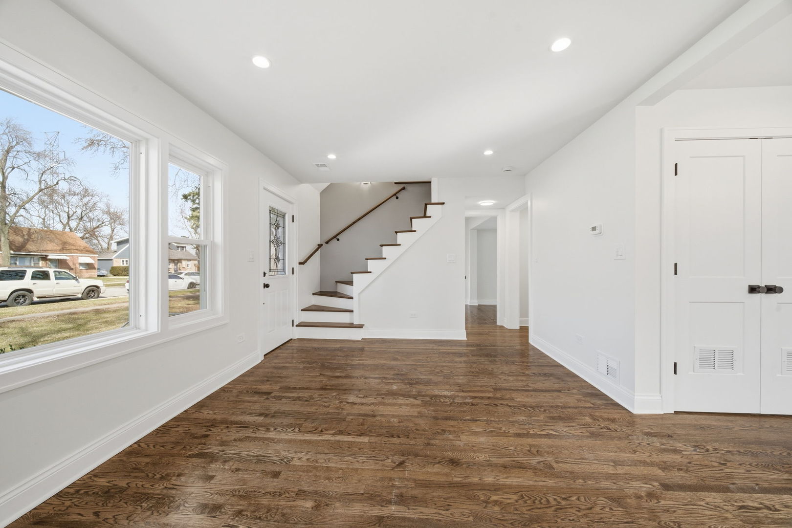 7851 Suburban Lane, Bridgeview, IL 60455