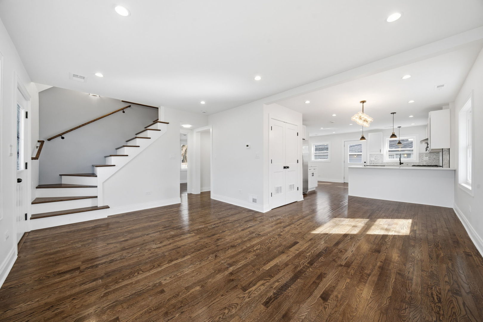 7851 Suburban Lane, Bridgeview, IL 60455