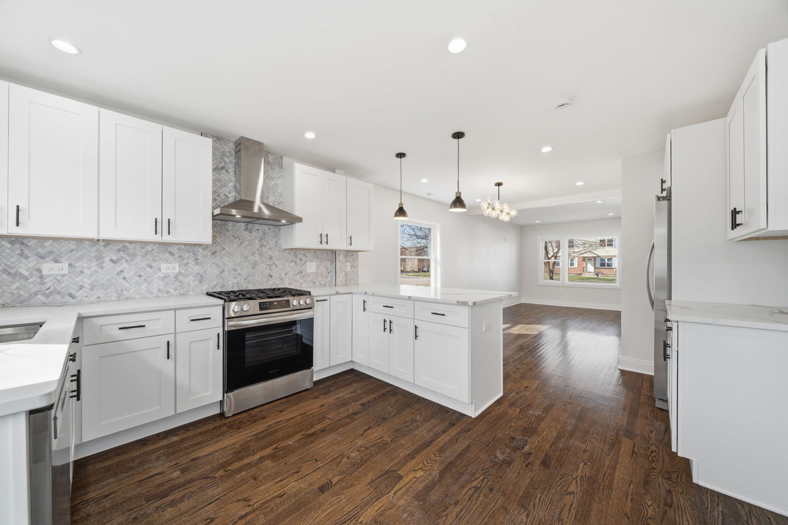 7851 Suburban Lane, Bridgeview, IL 60455