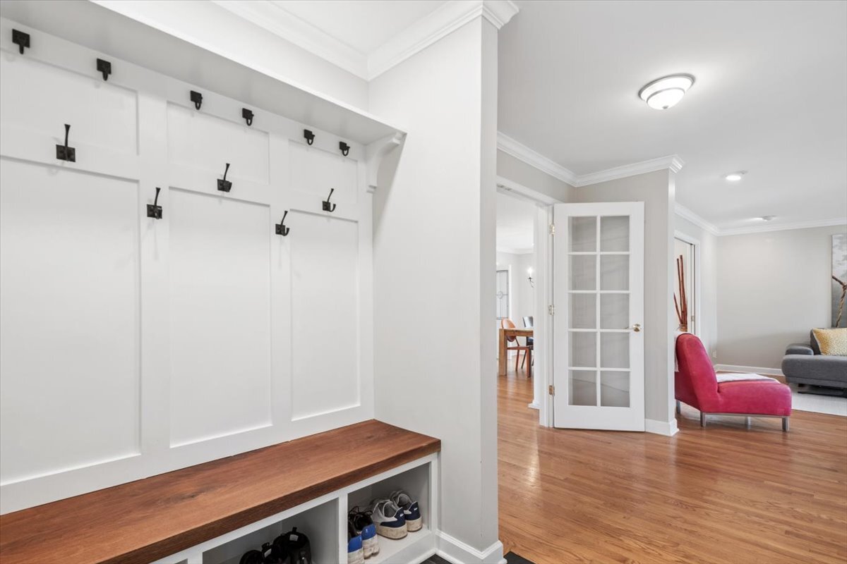 291 Lionel Road, Riverside, IL 60546