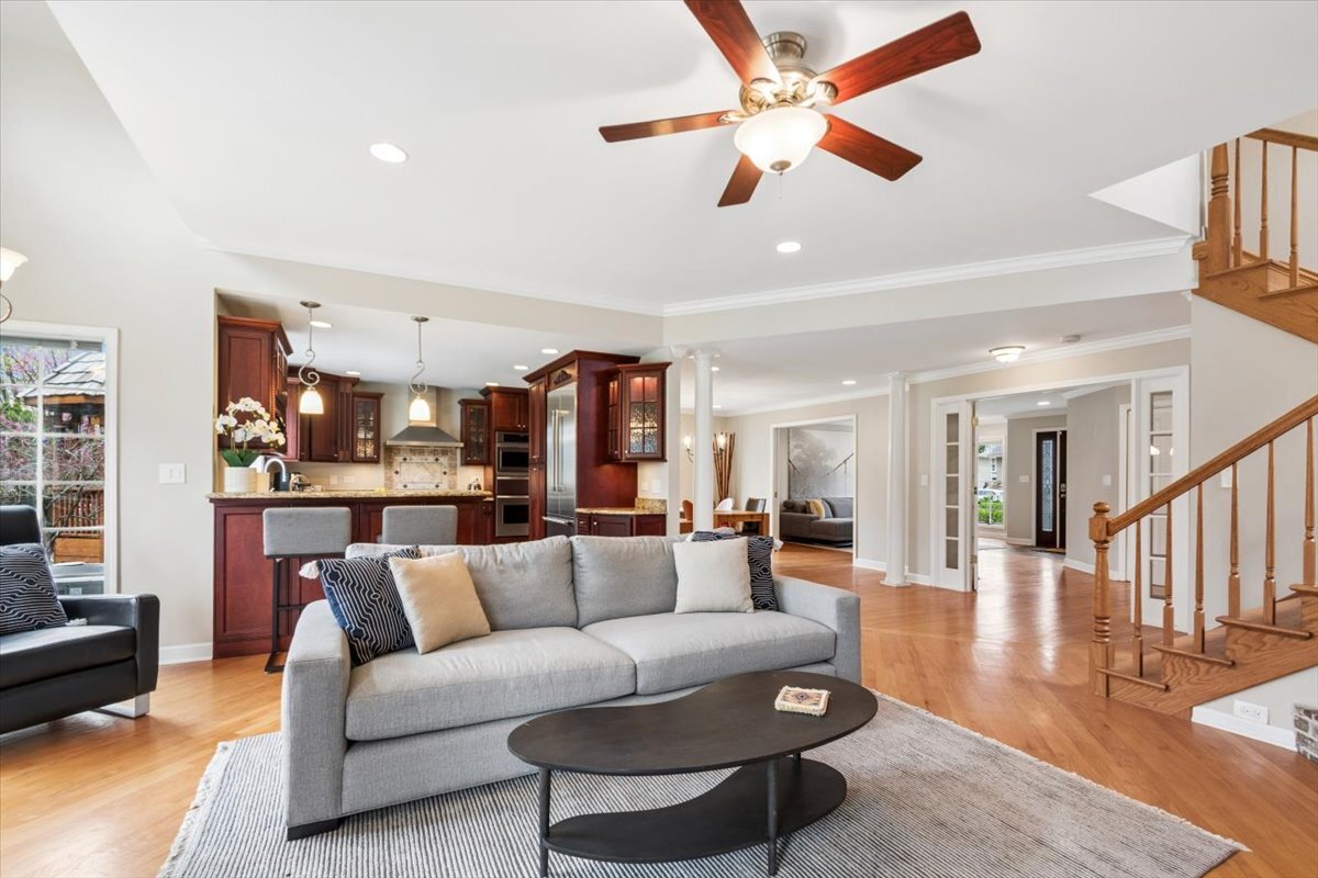 291 Lionel Road, Riverside, IL 60546