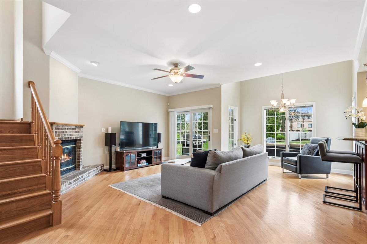 291 Lionel Road, Riverside, IL 60546