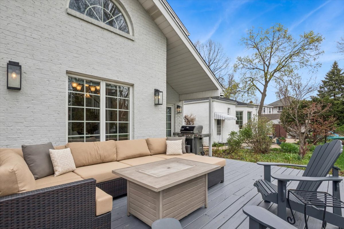 291 Lionel Road, Riverside, IL 60546