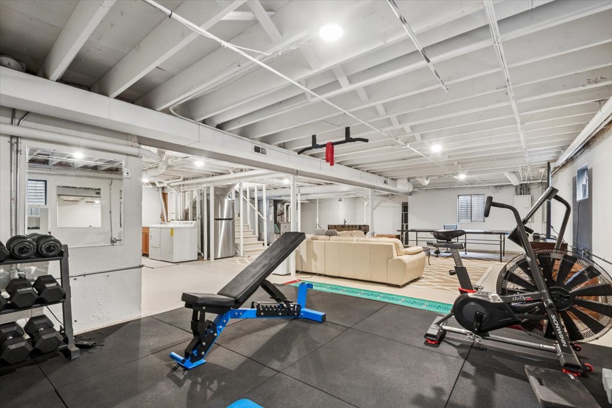 291 Lionel Road, Riverside, IL 60546