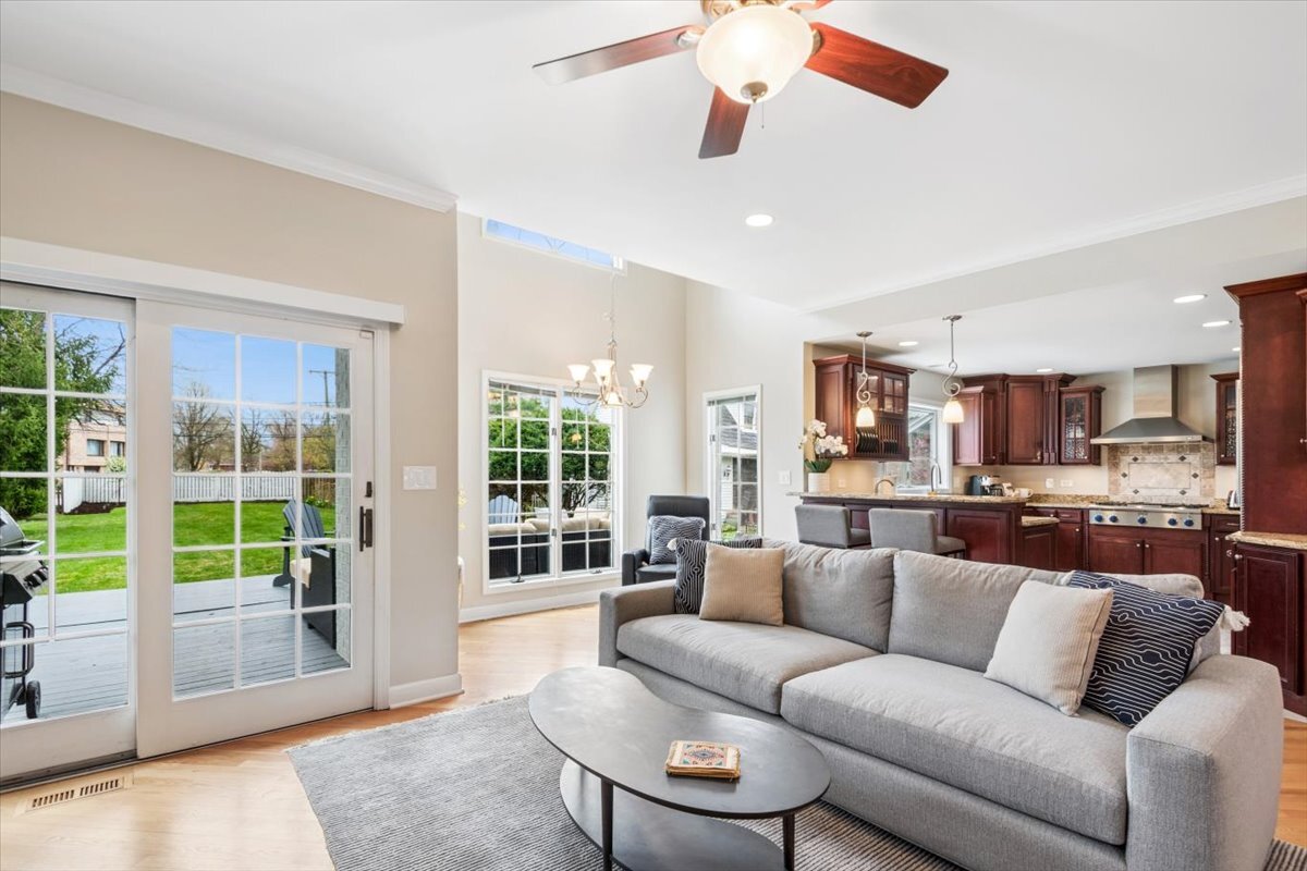 291 Lionel Road, Riverside, IL 60546