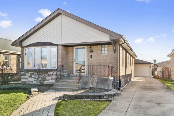 3133 W 101st Street, Evergreen Park, IL 60805