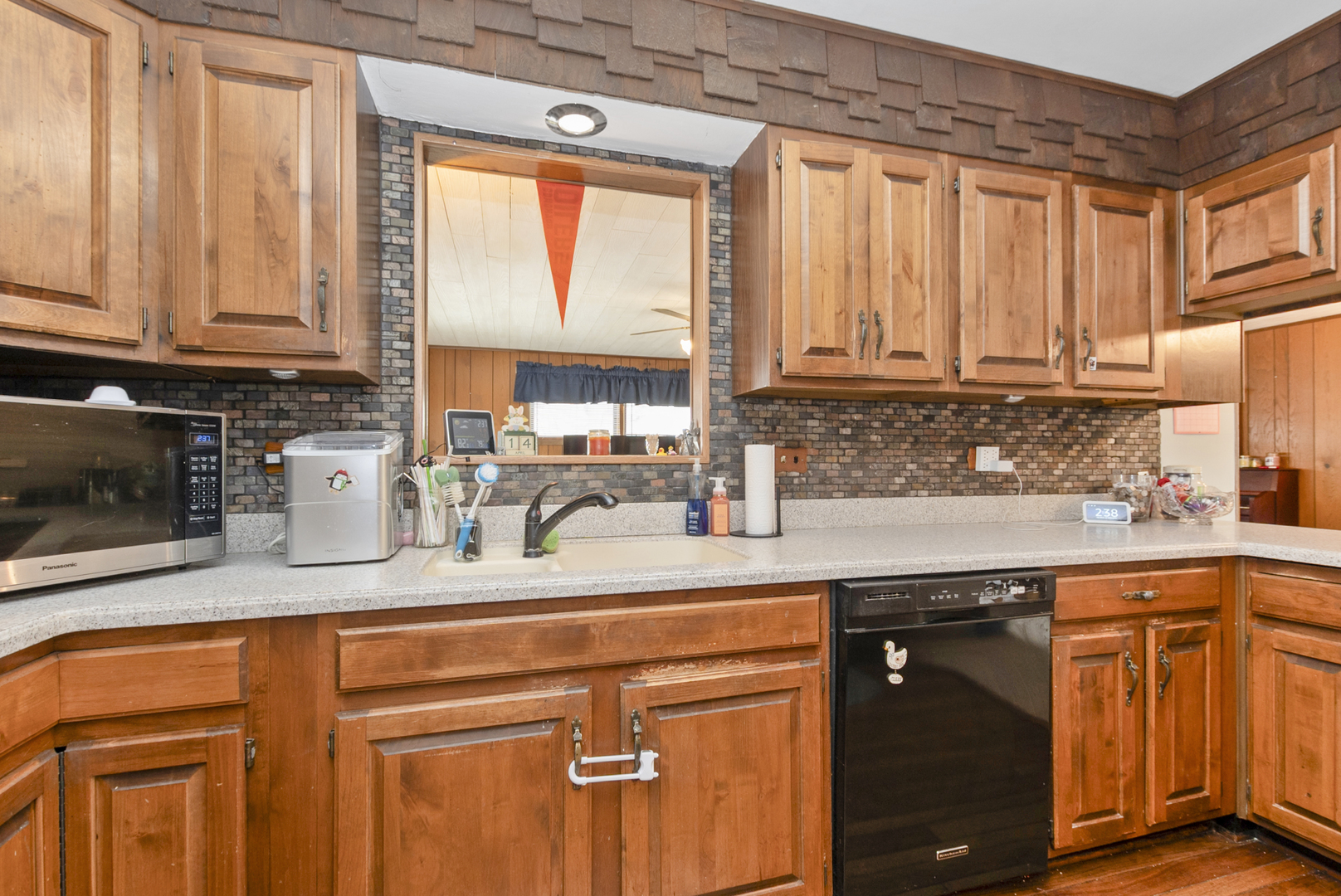 15017 Sunset Avenue, Oak Forest, IL 60452