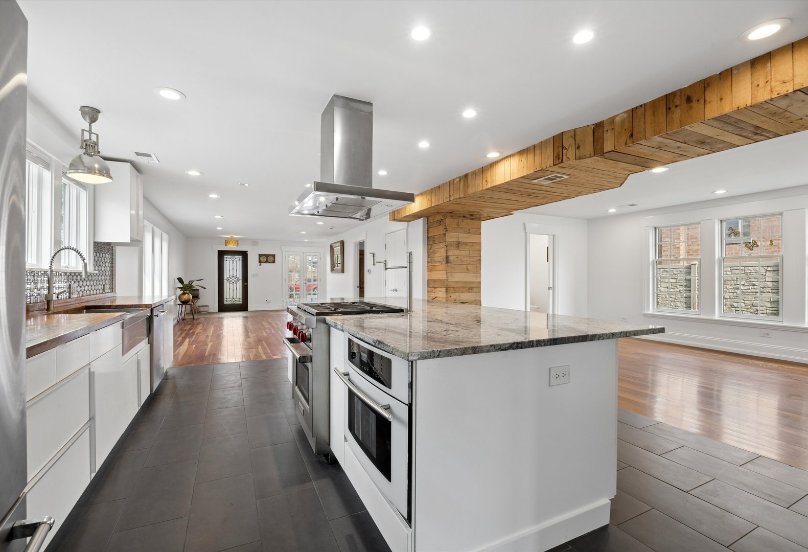 7807 Nagle Avenue, Burbank, IL 60459