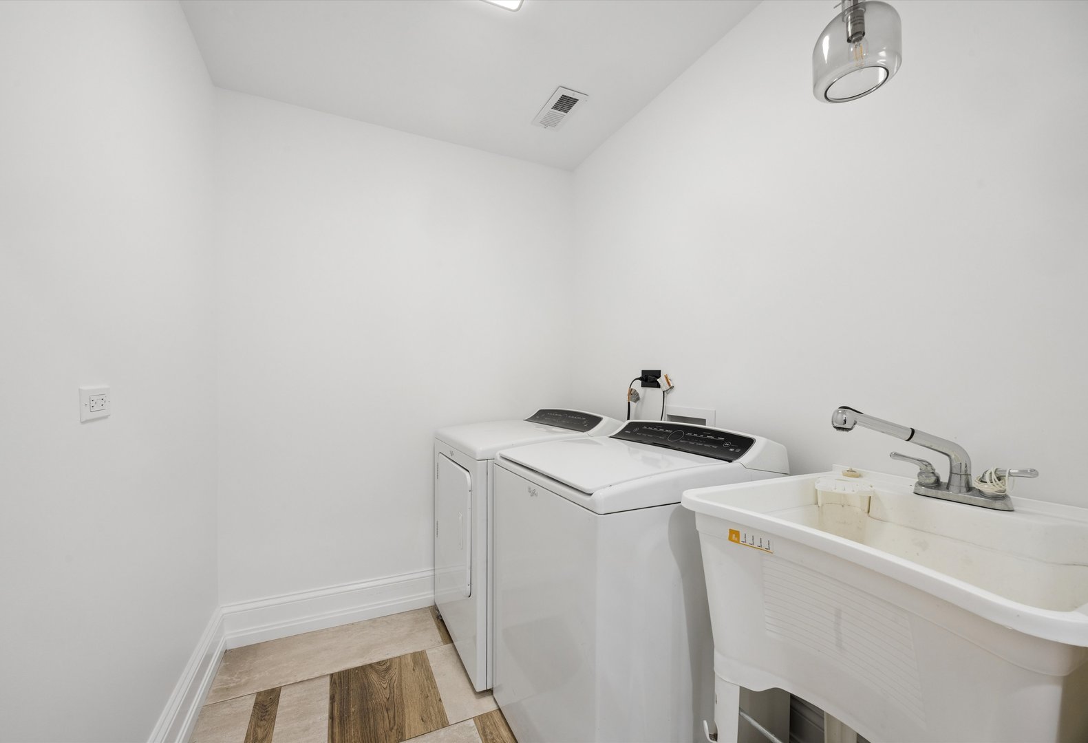 7807 Nagle Avenue, Burbank, IL 60459